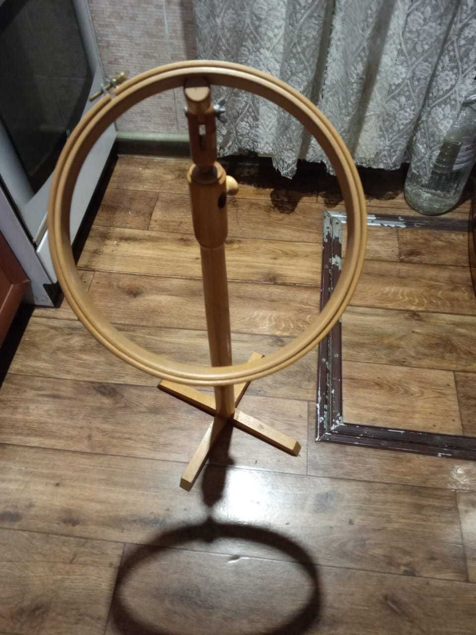 Пяльцы напольные для вышивания