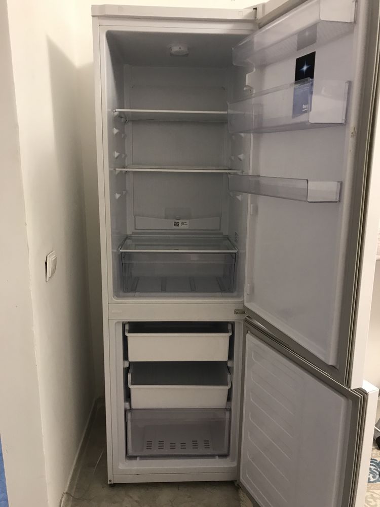 Холодильник  BEKO CSMV5270MCOW