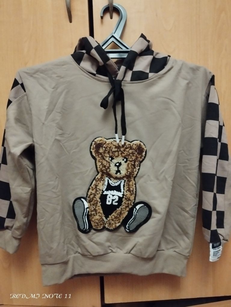 Продам новый костюм на 6- 8 лет