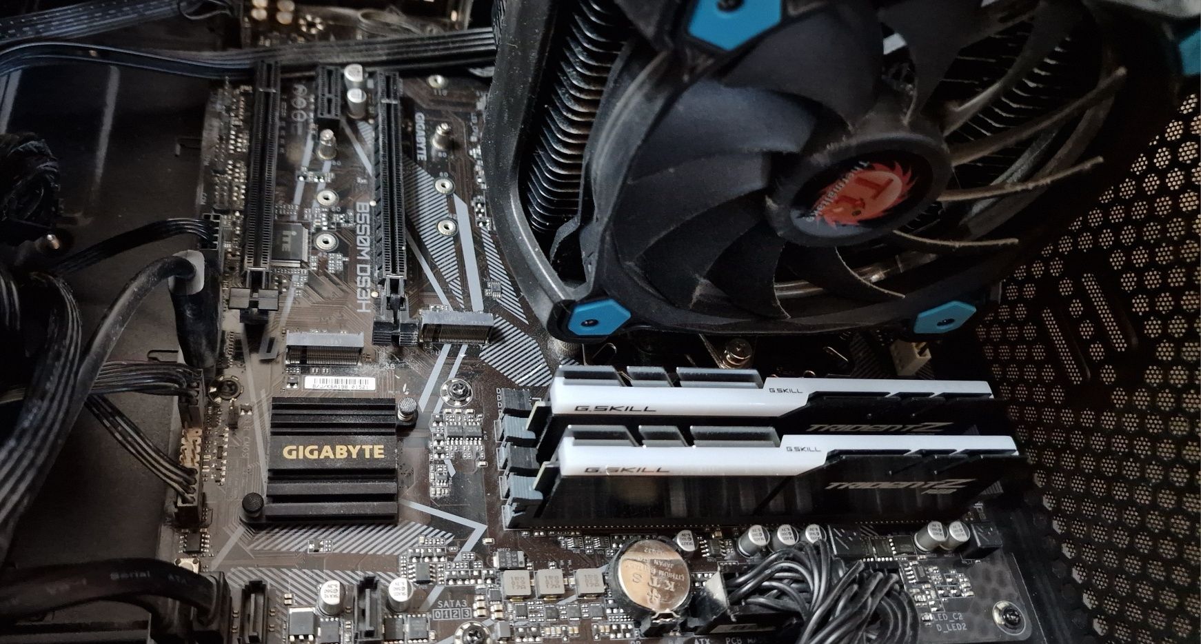 AMD Ryzen 5700x +32 GB G.skill