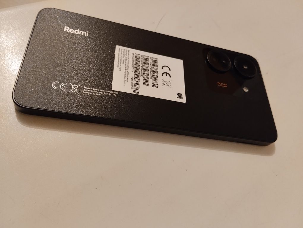 Продам смартфон Xiaomi Redmi 13C новый, недорого!