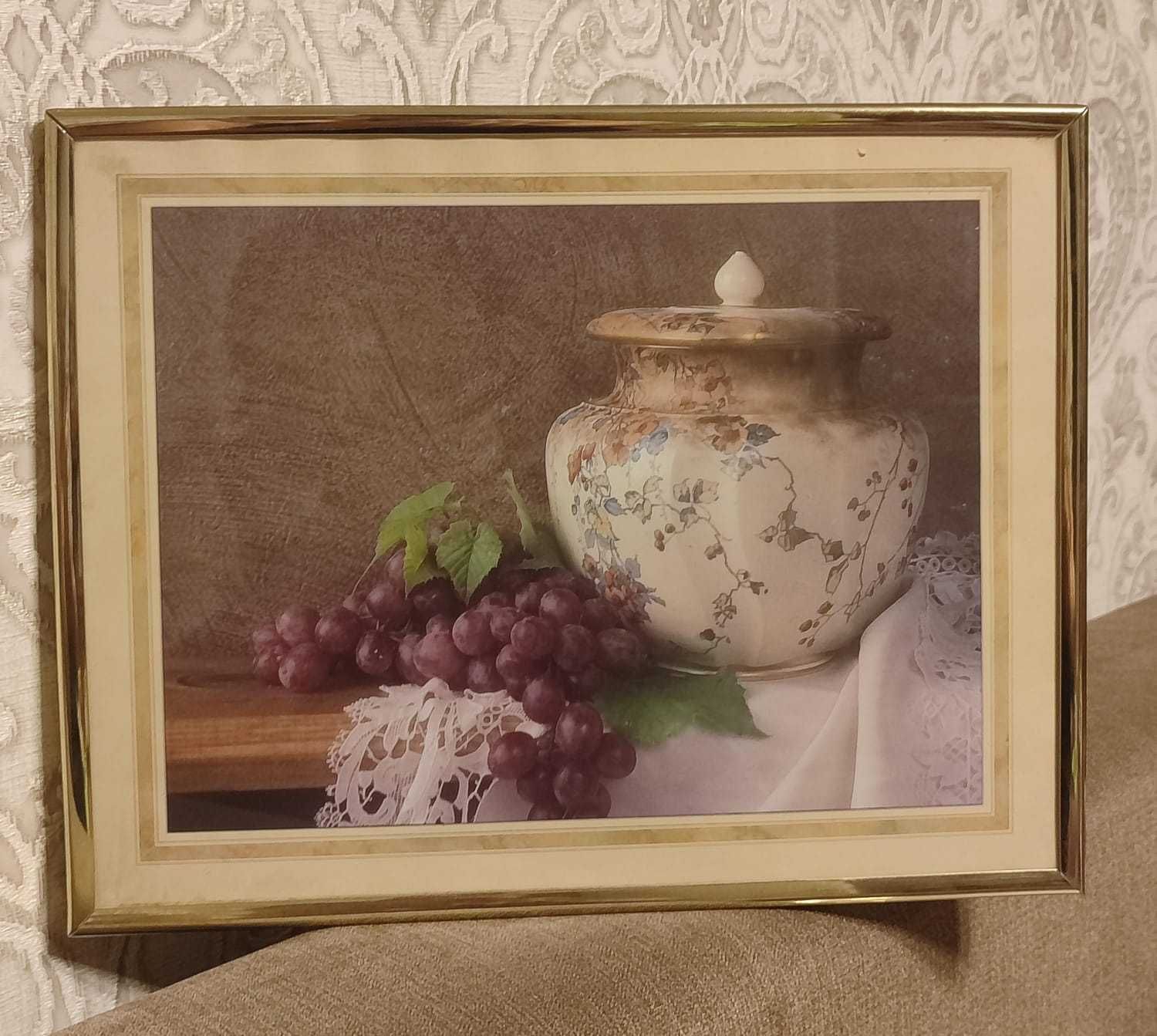 Картины в рамках .