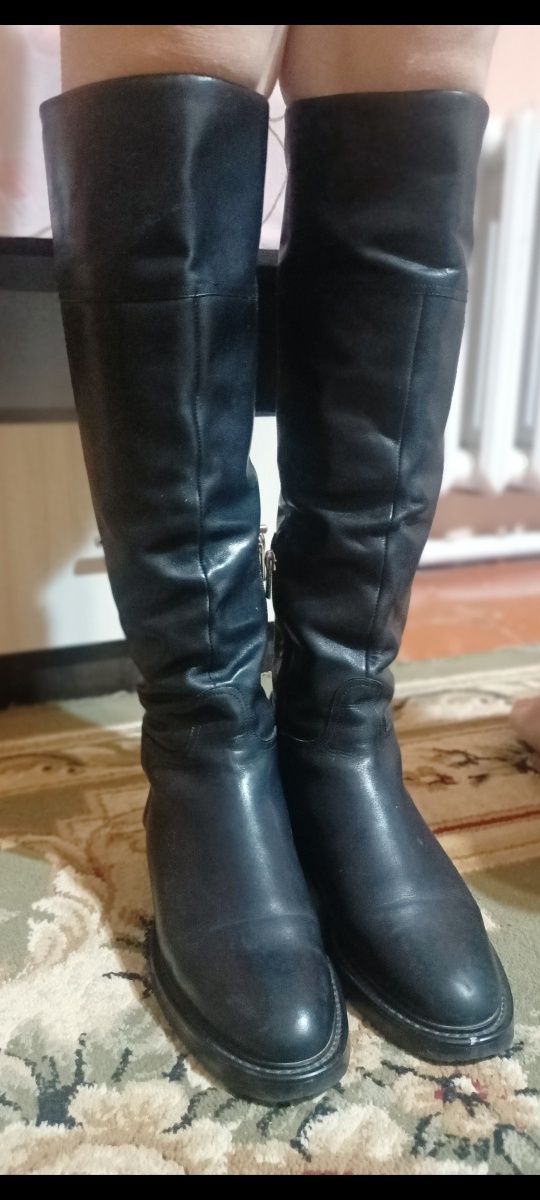 Продам зимние сапоги