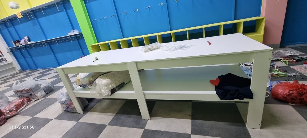 Мебель из детского магазина кронштейн вешалки и тд.
