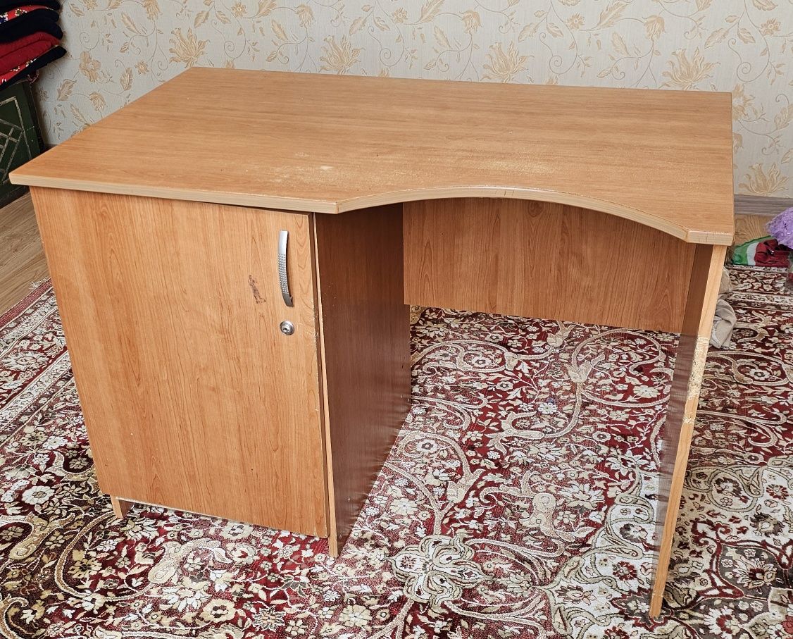 Письменный стол б/у