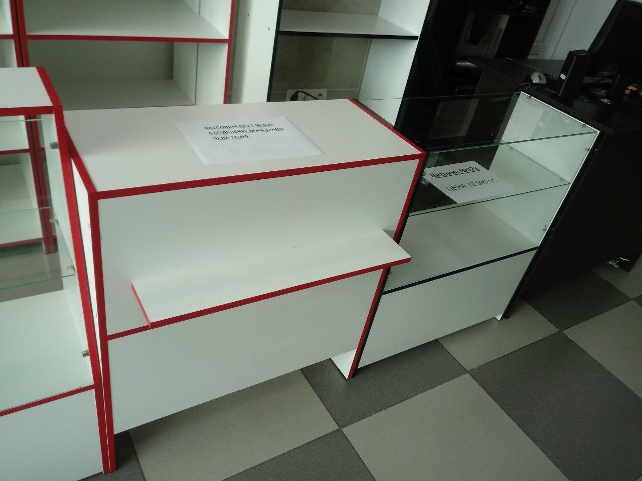 Кассы столы боксы кассовые зоны витрина для магазина