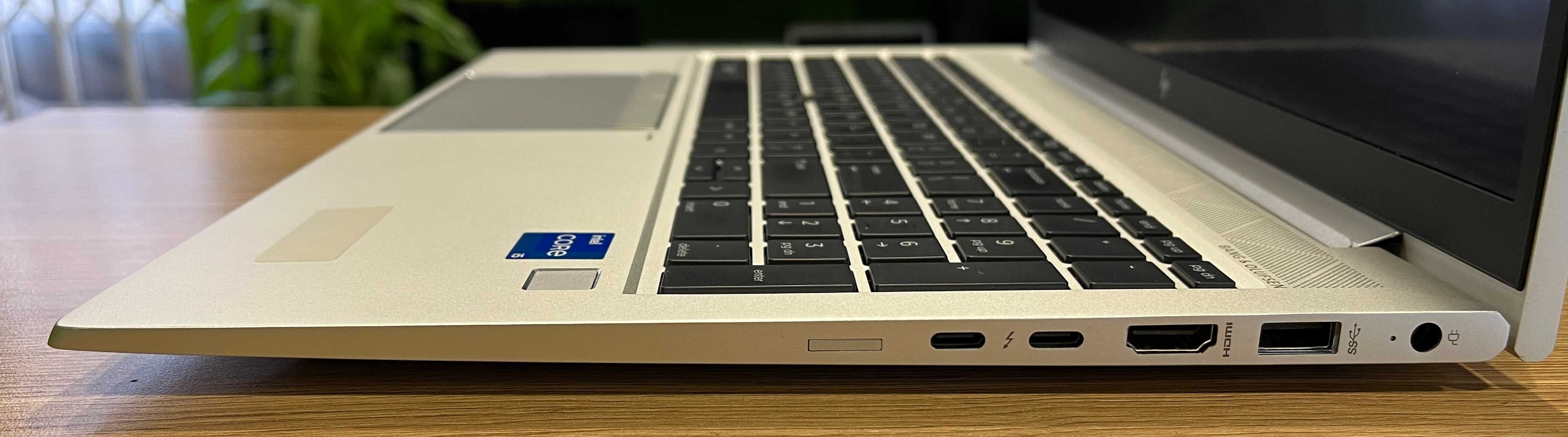 HP Elitebook 840 G8. Core i5-1135G7 1.2/4.2 GHz. 8/256 GB