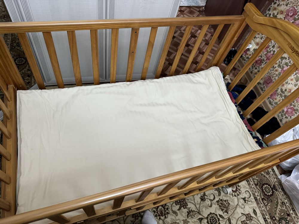 Продам манежку с люлькой