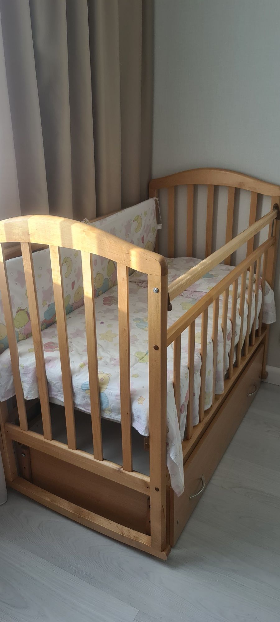 Продам детскую кроватку