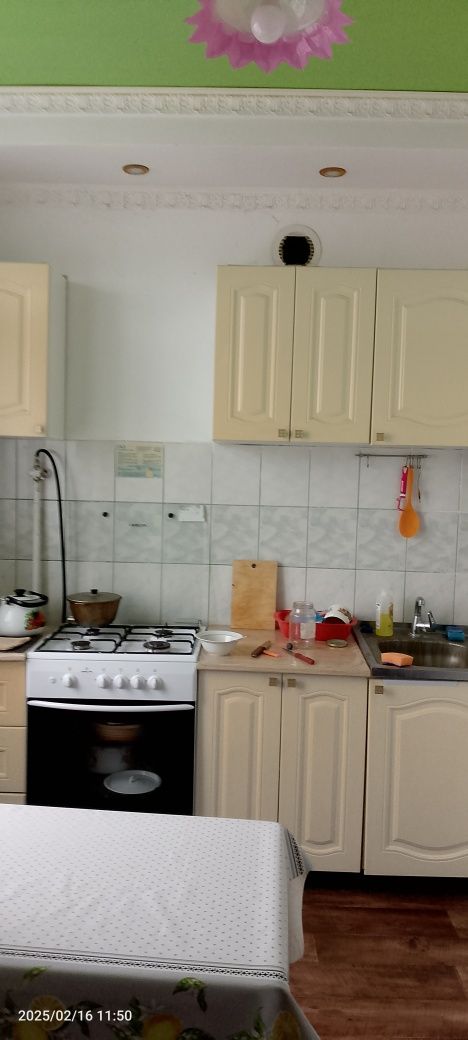 Меняю 2км квартиру 3/3  50кв на Акации на частный дом