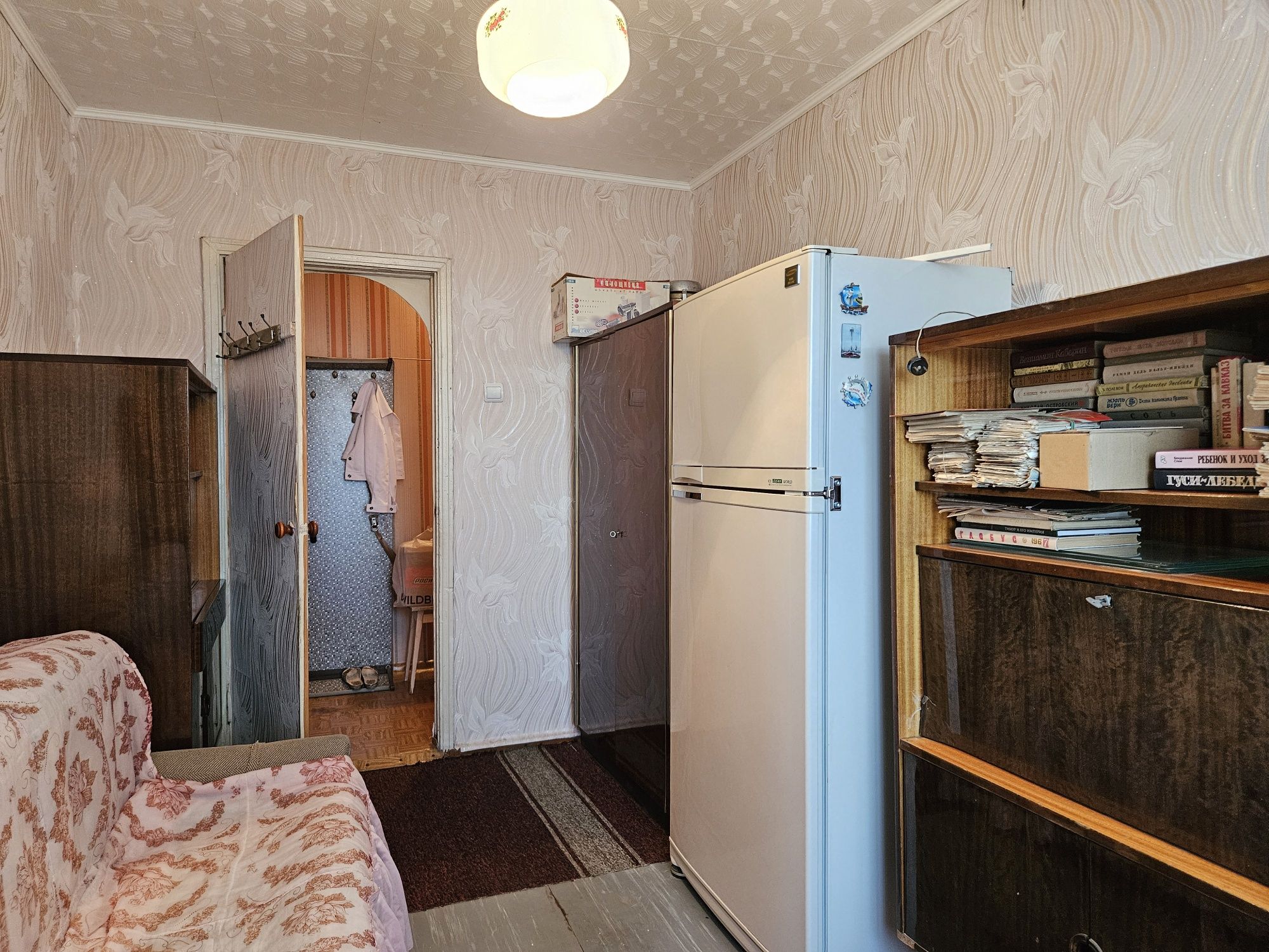 4х ком квартира район Айгуль 4(5)эт., 1971г.п.