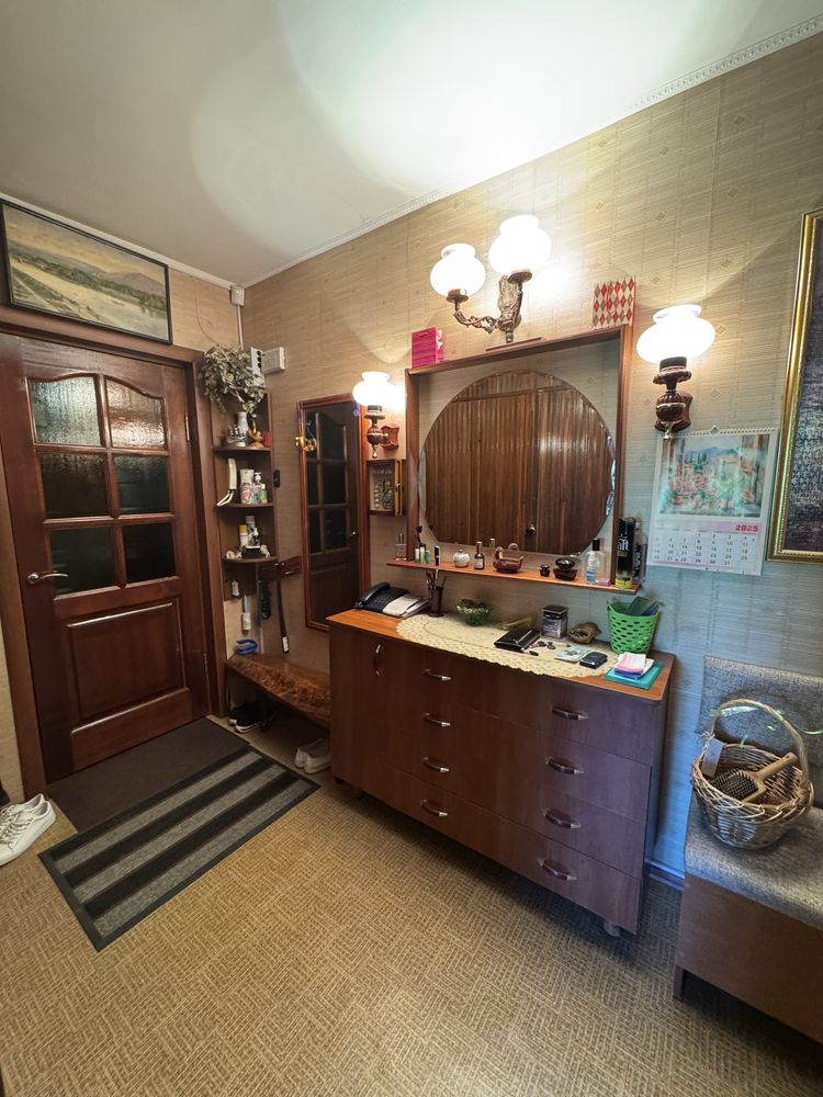 Продам 4х комн.кв.ул.Астана 6/1.S=77 кв.м.Этаж 2/5