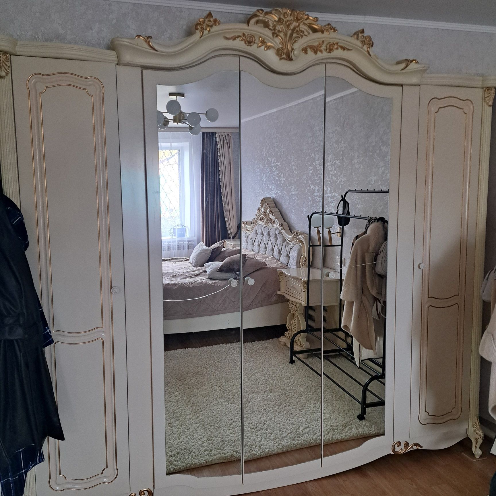 Спальный гарнитур