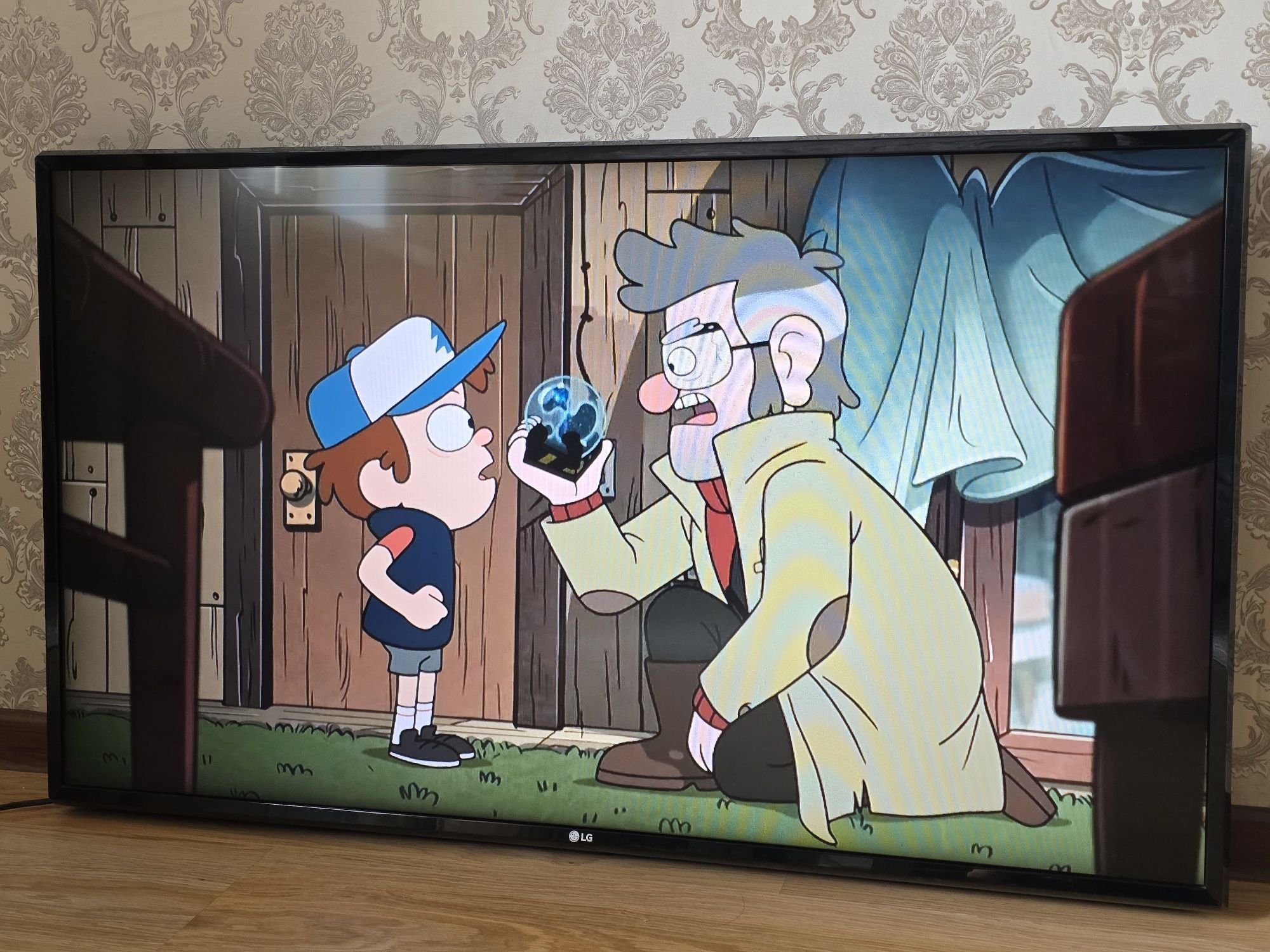Продам LG 43" 110 см смарт телевизор smart tv