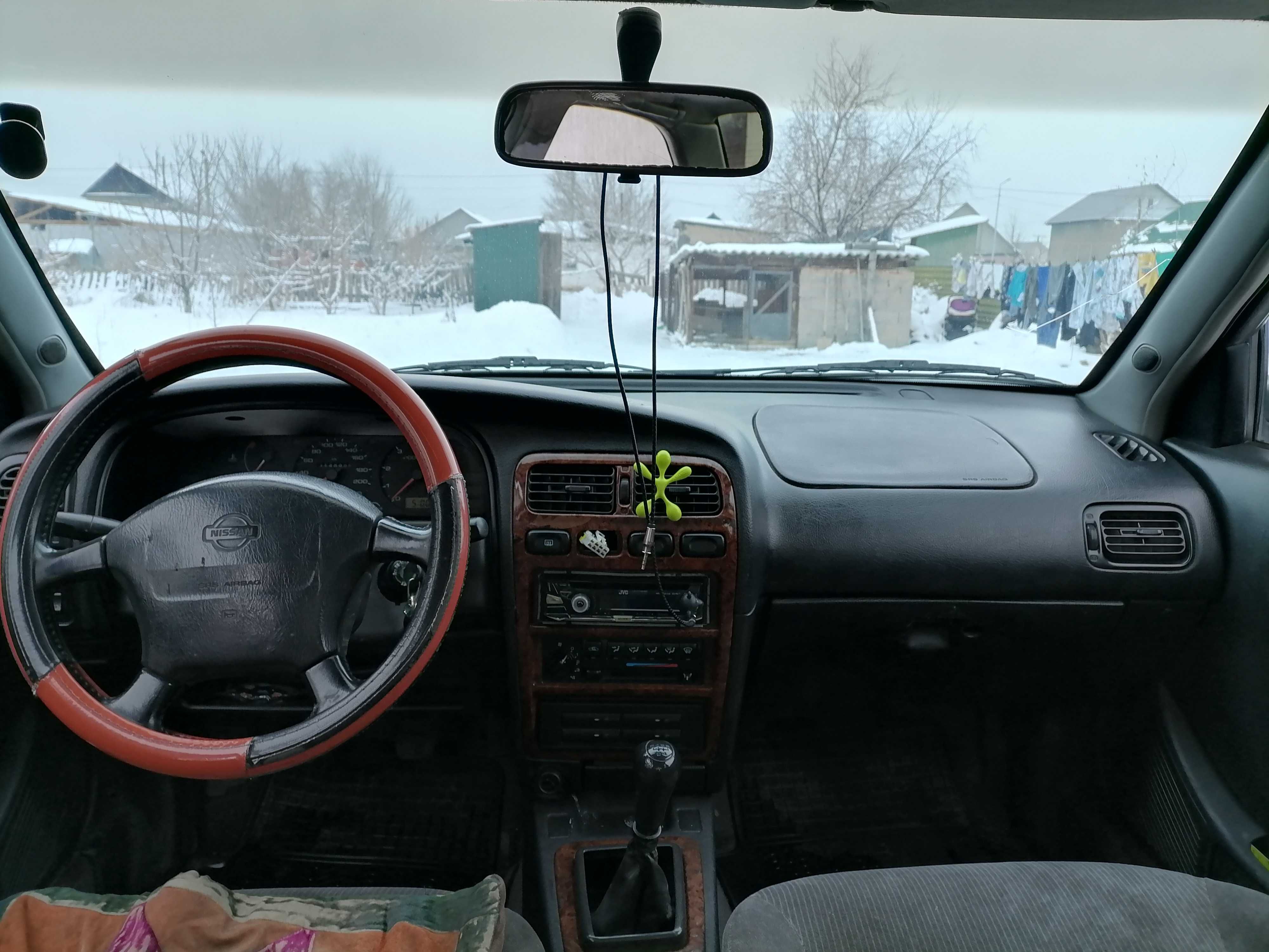 Машина Nissan Primera