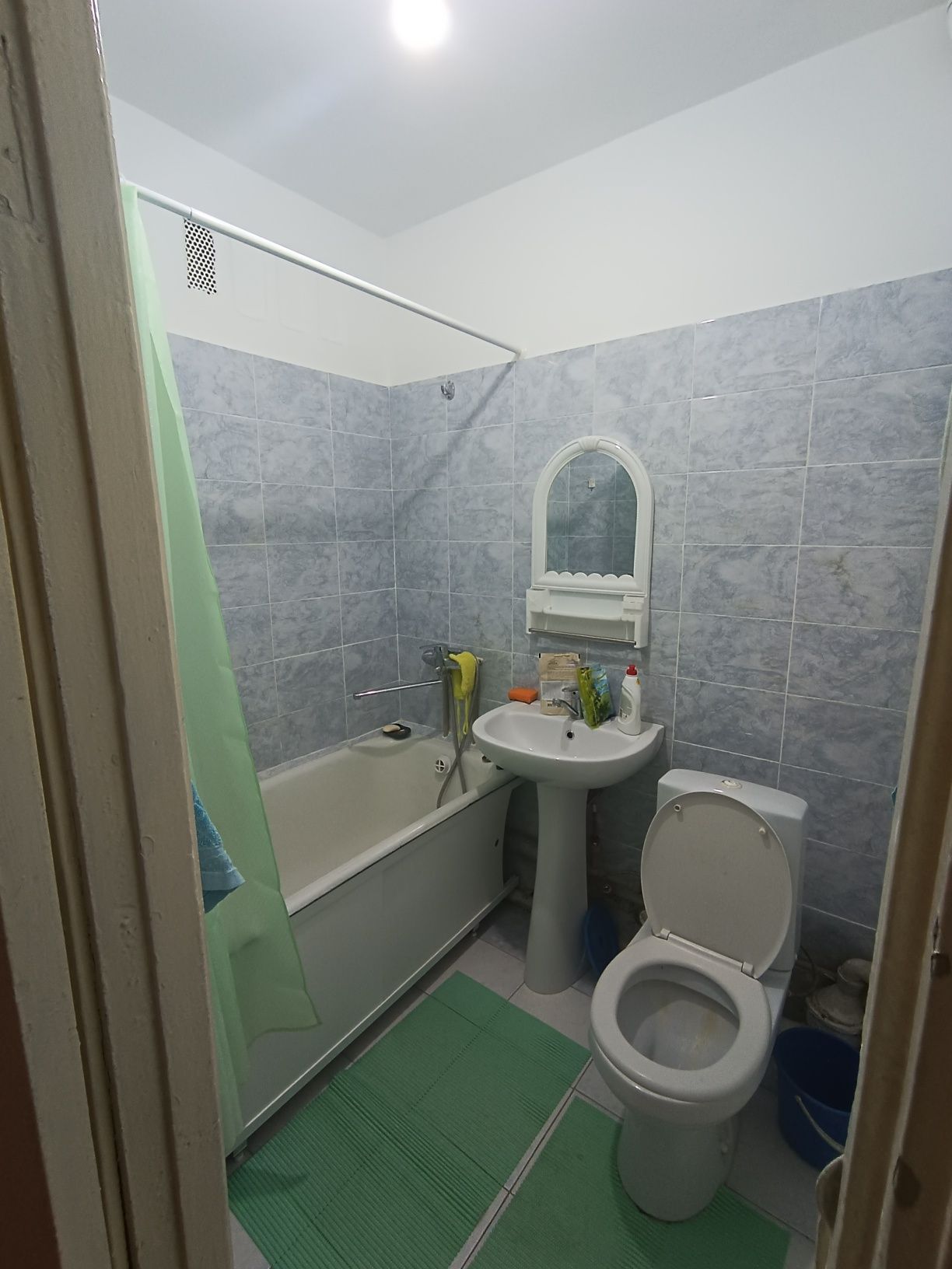 Продам 2х квартиру, 5 этаж, мкр. Акбулак, дом 25.