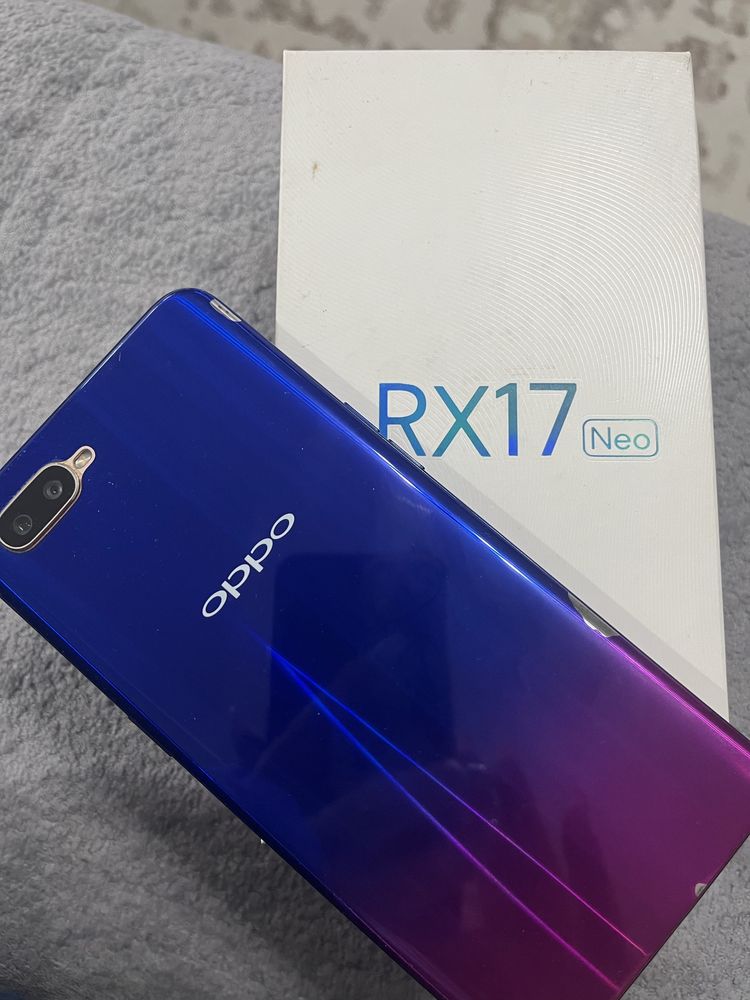 Телефон Oppo RX 17 neo
