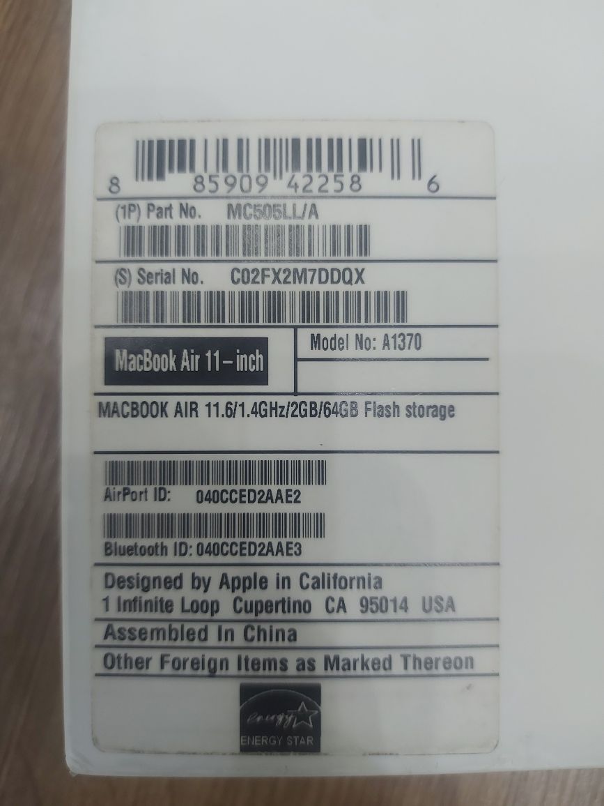 Продам Macbook Air 11