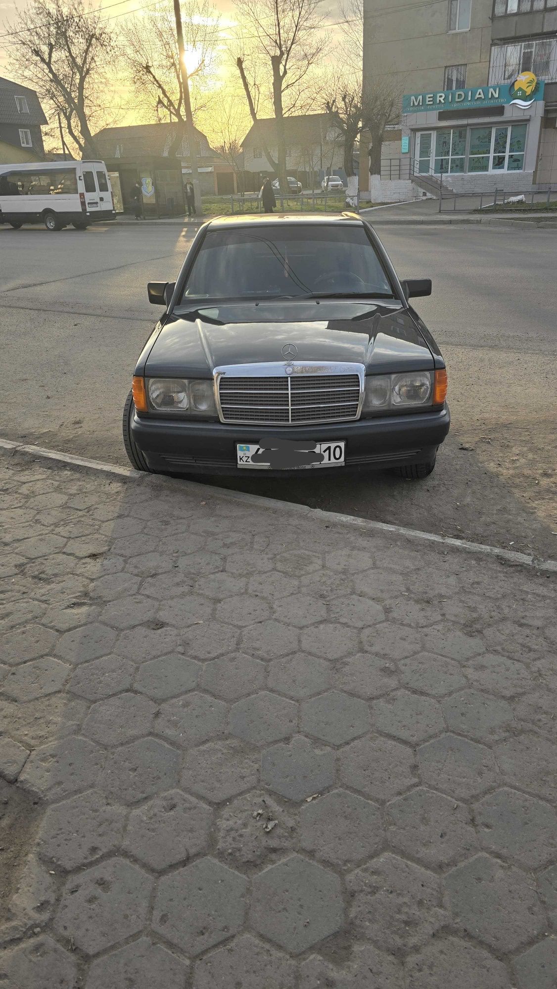 Продам Мерседес 190.