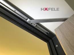 Немецкий  скрытый дверной доводчик  H.A.F.E.L.E