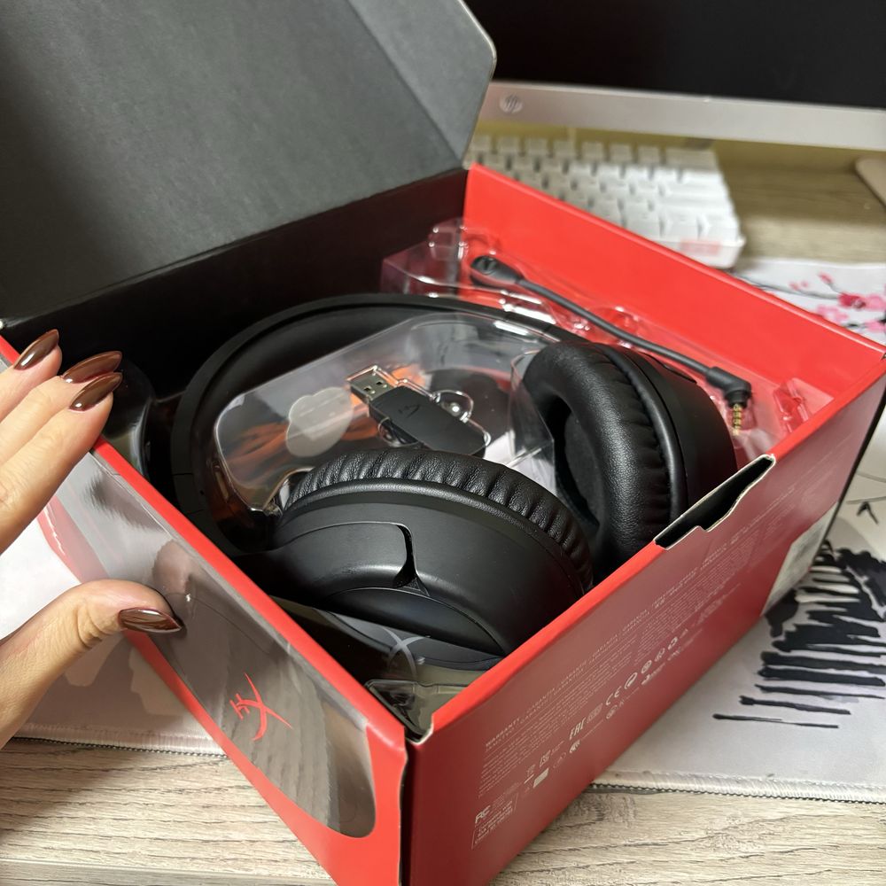 Игровые наушники HyperX Cloud Flight Wireless