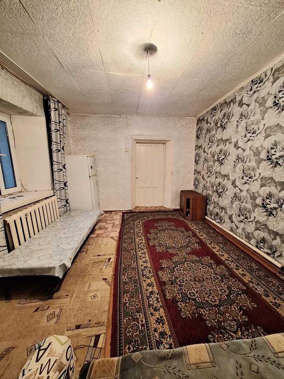 Продаётся частный дом, на 3 собственника с общим двором, район Айгуль