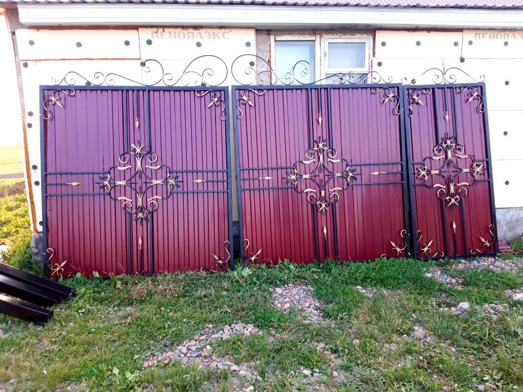 ворота комплекте стойка и профлист с замком  цвет на ваше выбор