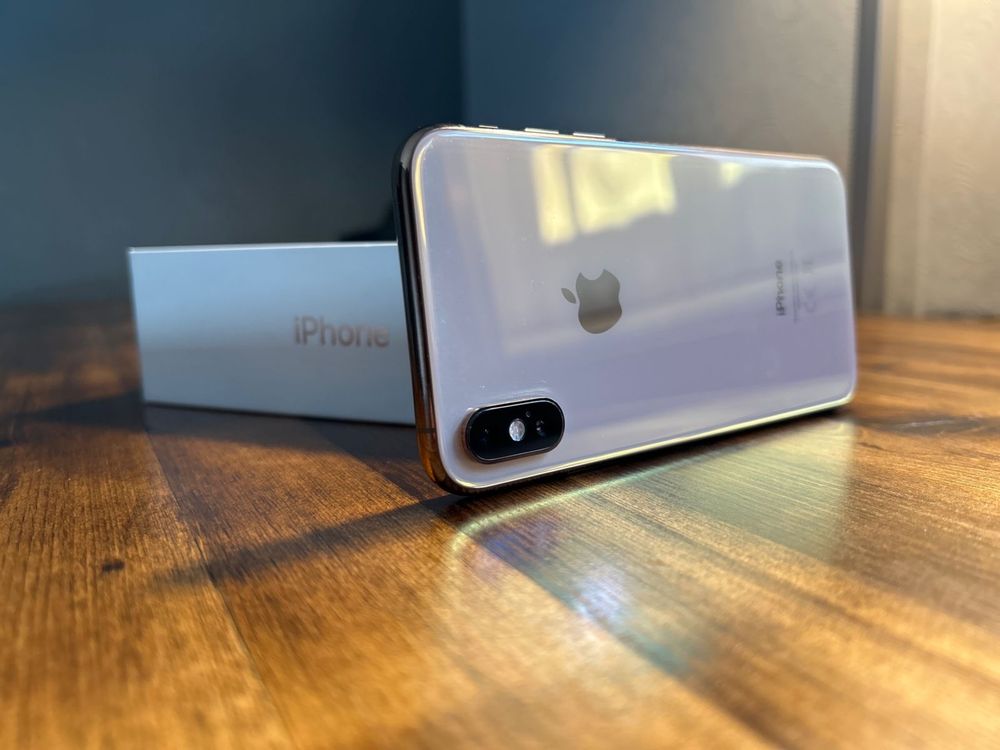 Продам iPhone XS 64 Gb