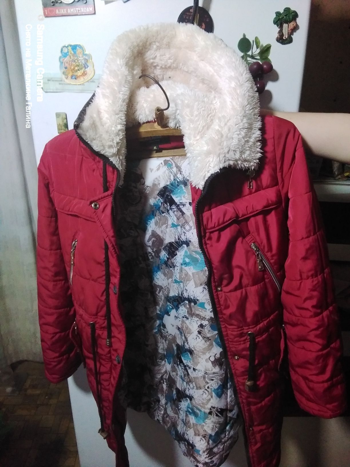 Продам детскую зимнюю куртку.