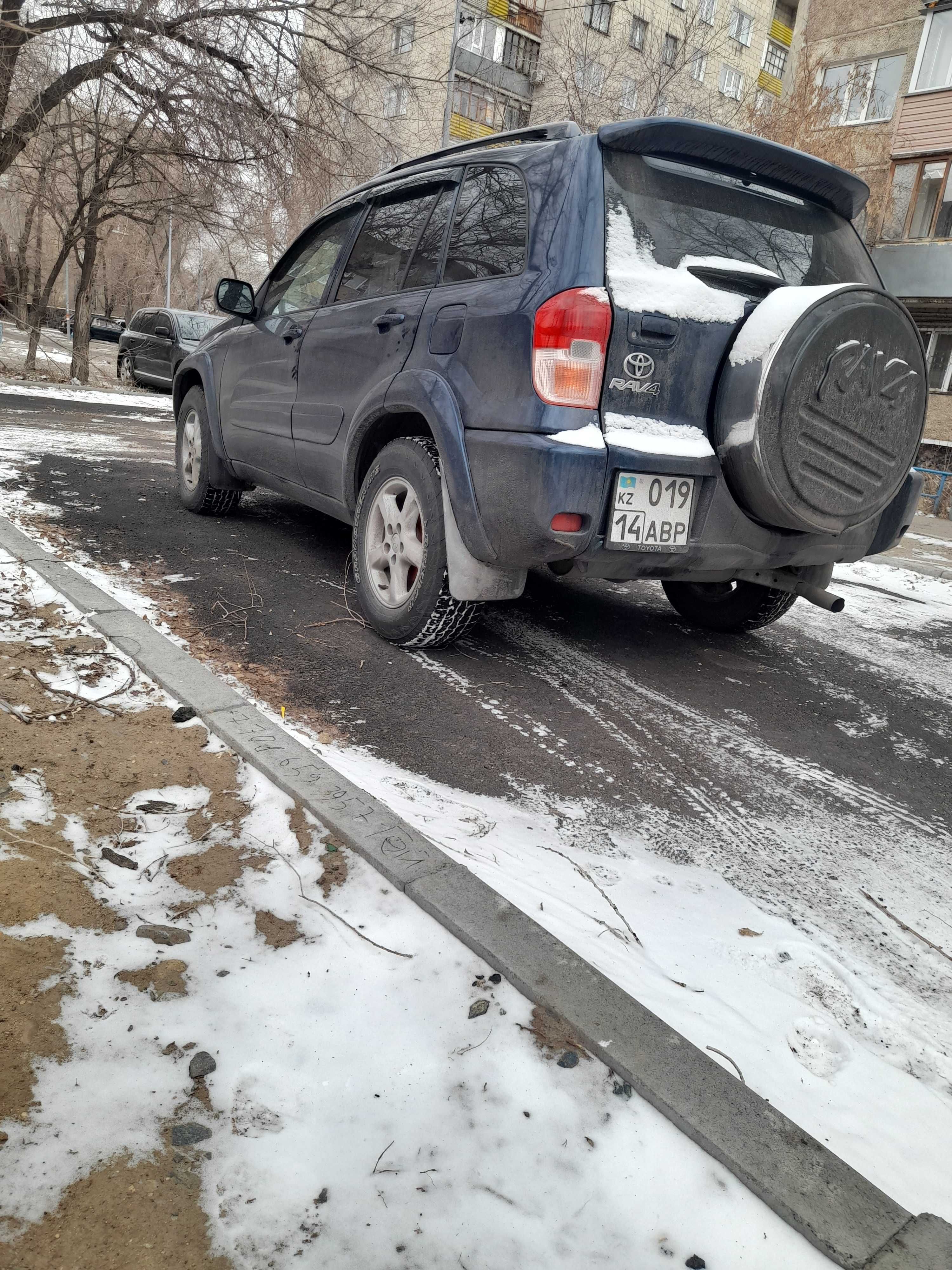 Продам           автомобиль  в отличном  состоянии РАВ  4  2002 г.в.