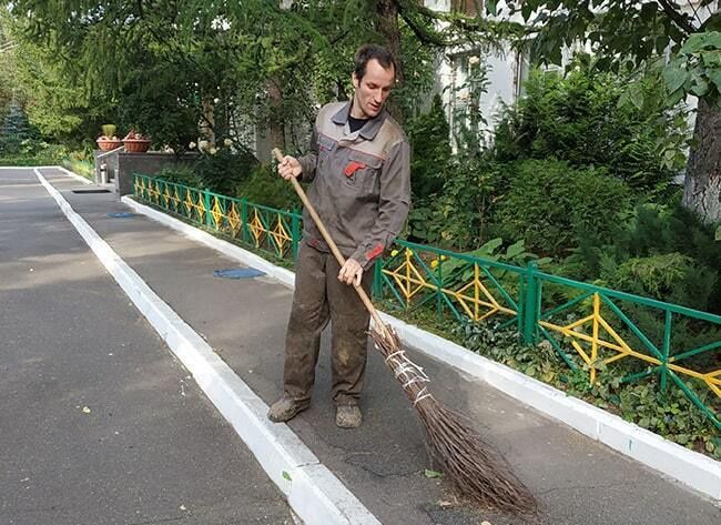 Уборка Территорий   Аула Тазалау жумыстарын жасаймын