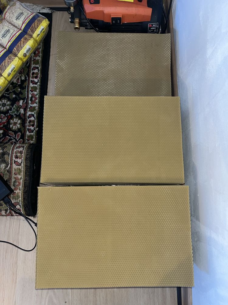 продам вощину, пачка 3кг