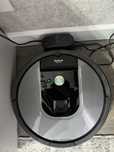 Продам робот пылесос Irobot roomba 960  в отличном рабочем состоянии.