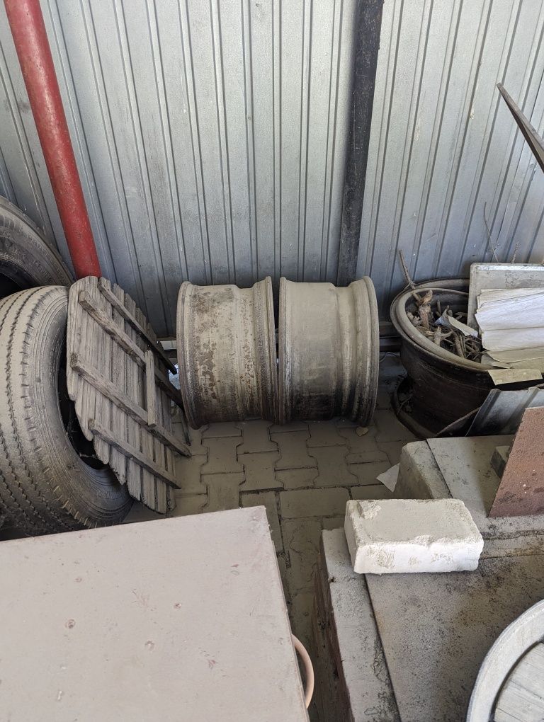 Продам колесо в сборе 315 80 R22.5