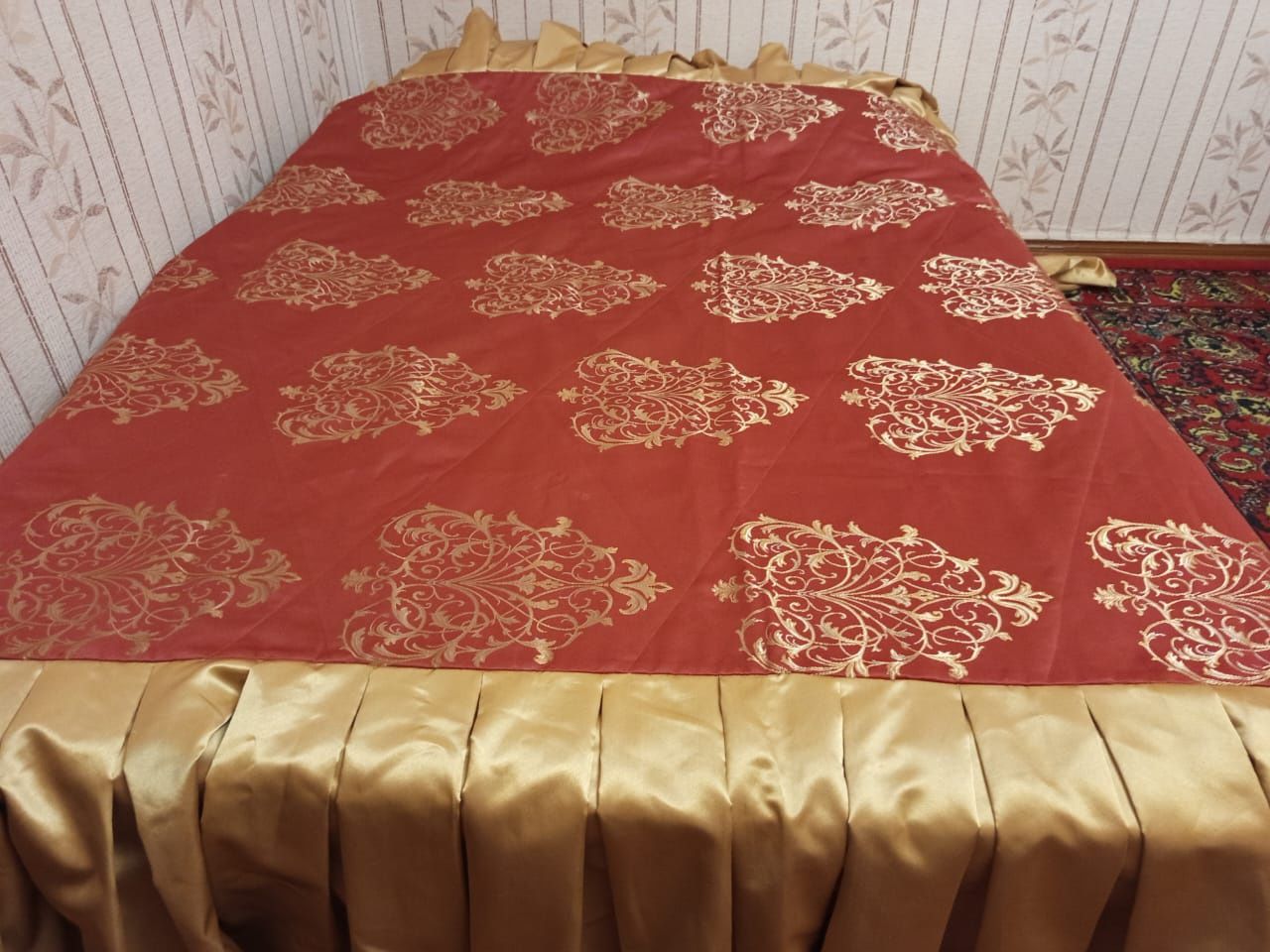 Покрывало с падушками