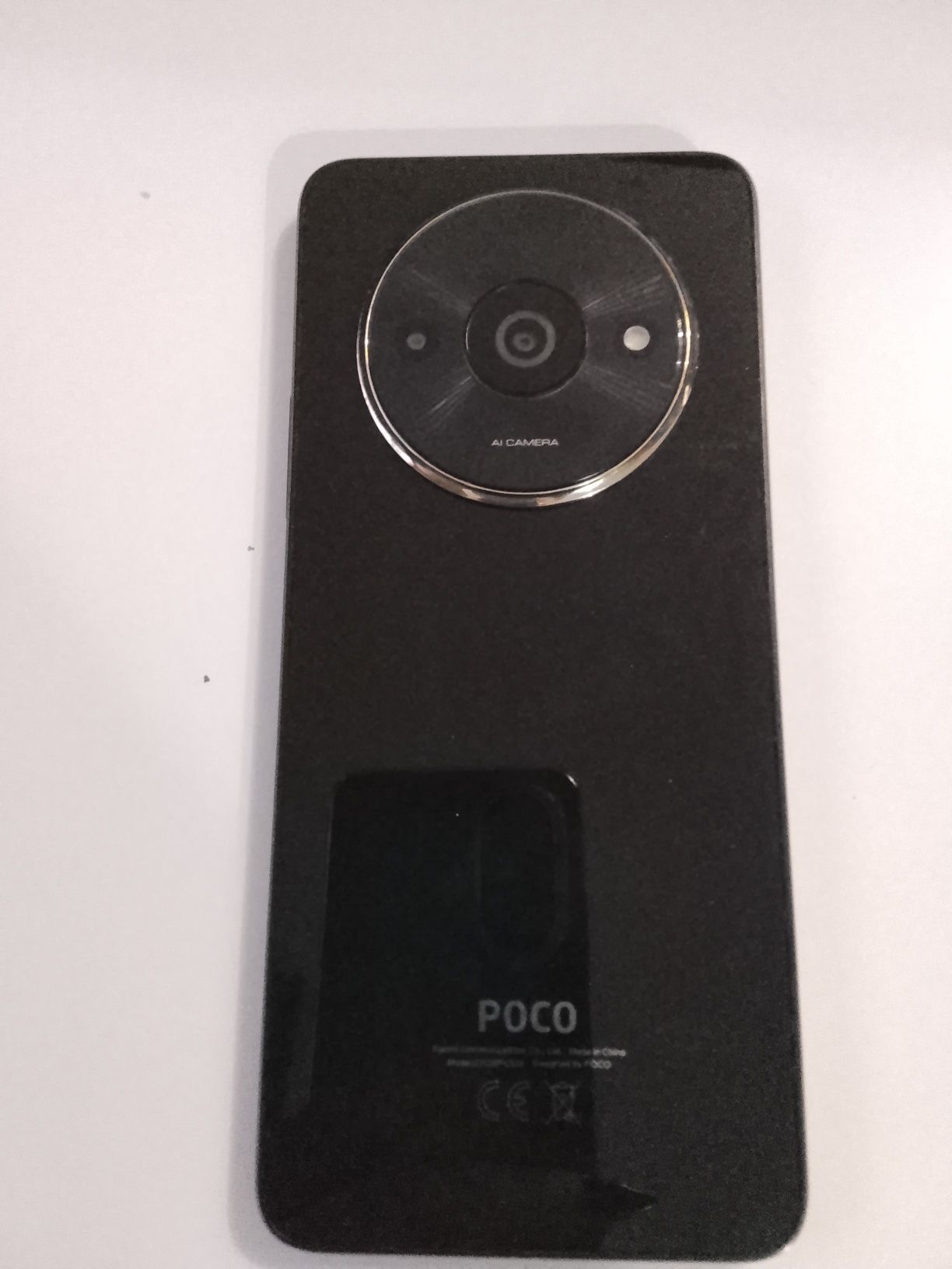 Продаю телефон Poco