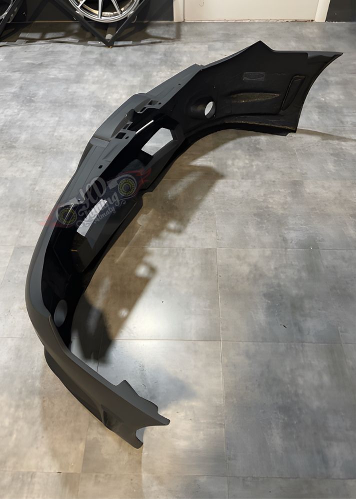 Бампер передний STI с отверстиями под туманки Subaru Impreza GDB Лиса