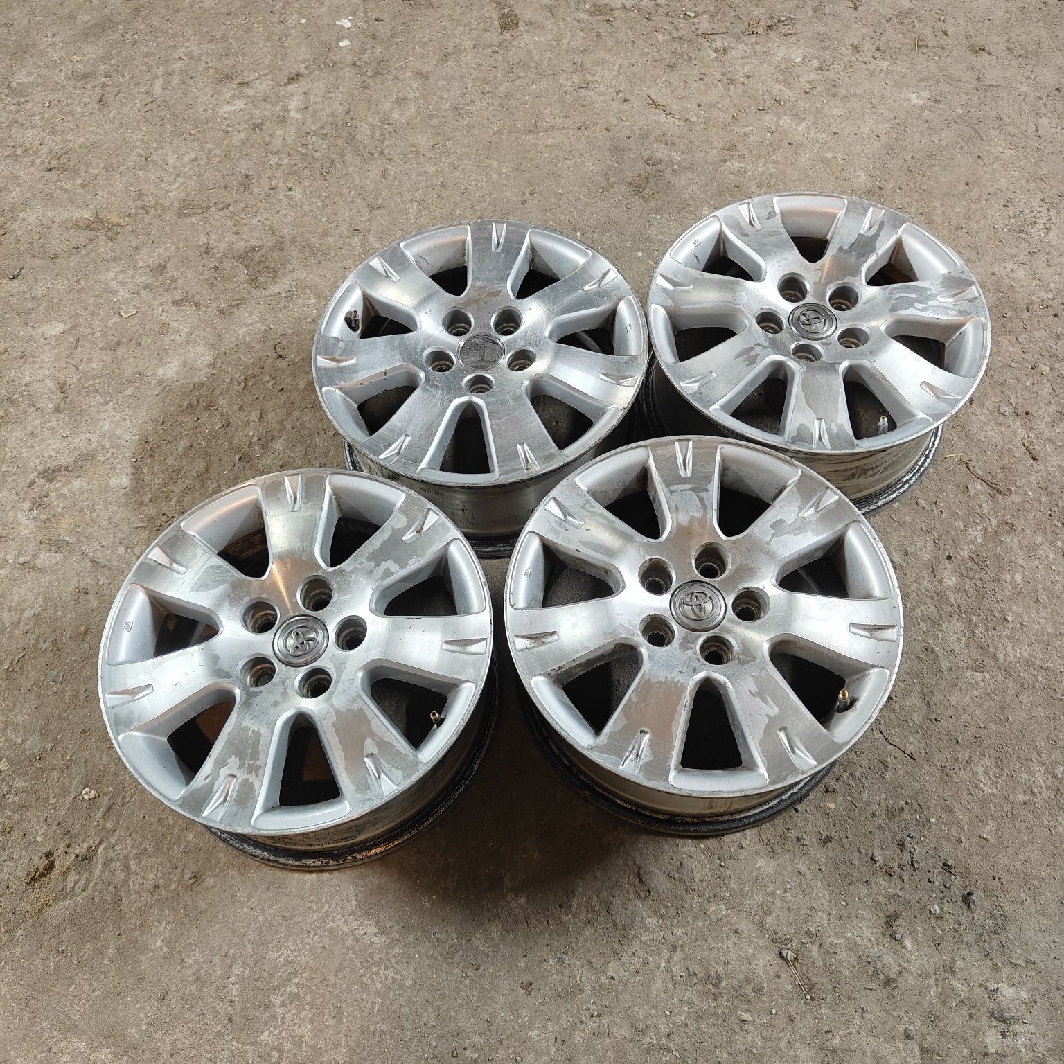 R16 PCD 5 *114,3 Комплект оригинальных легкосплавных дисков