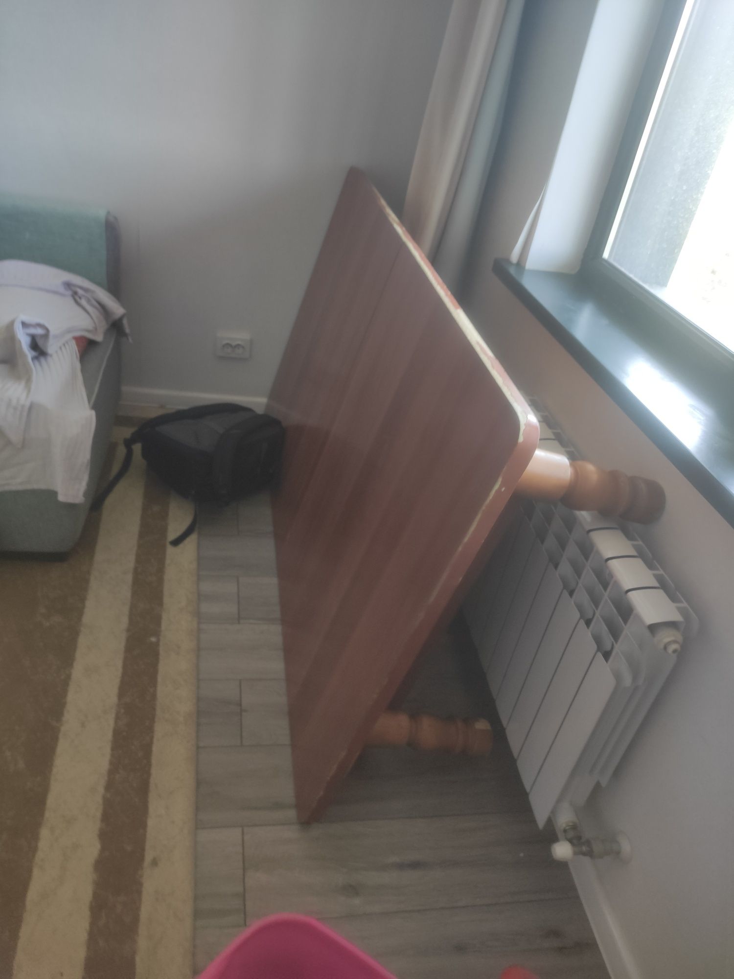 Стол срочно продается