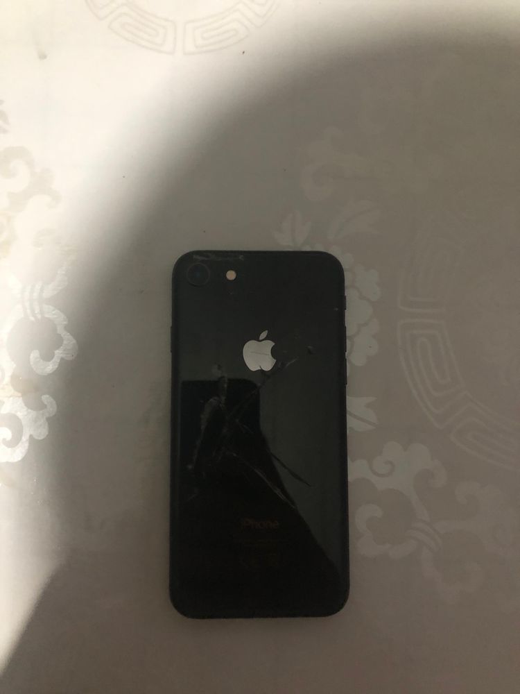 iPhone 8 на 64гб