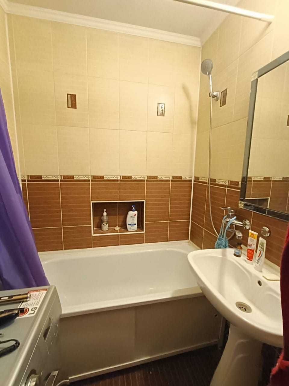 Продам 2к кв в кирпичном доме р-н Евразийского рынка!!!