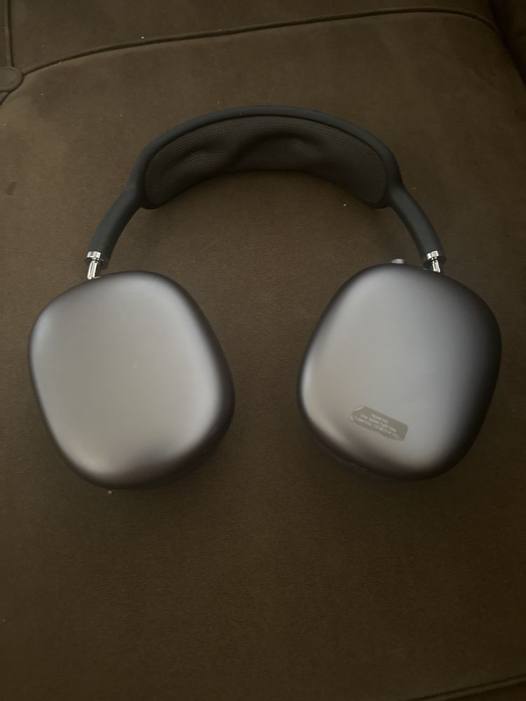 продаю Aplle Airpods Max в идеальном состоянии