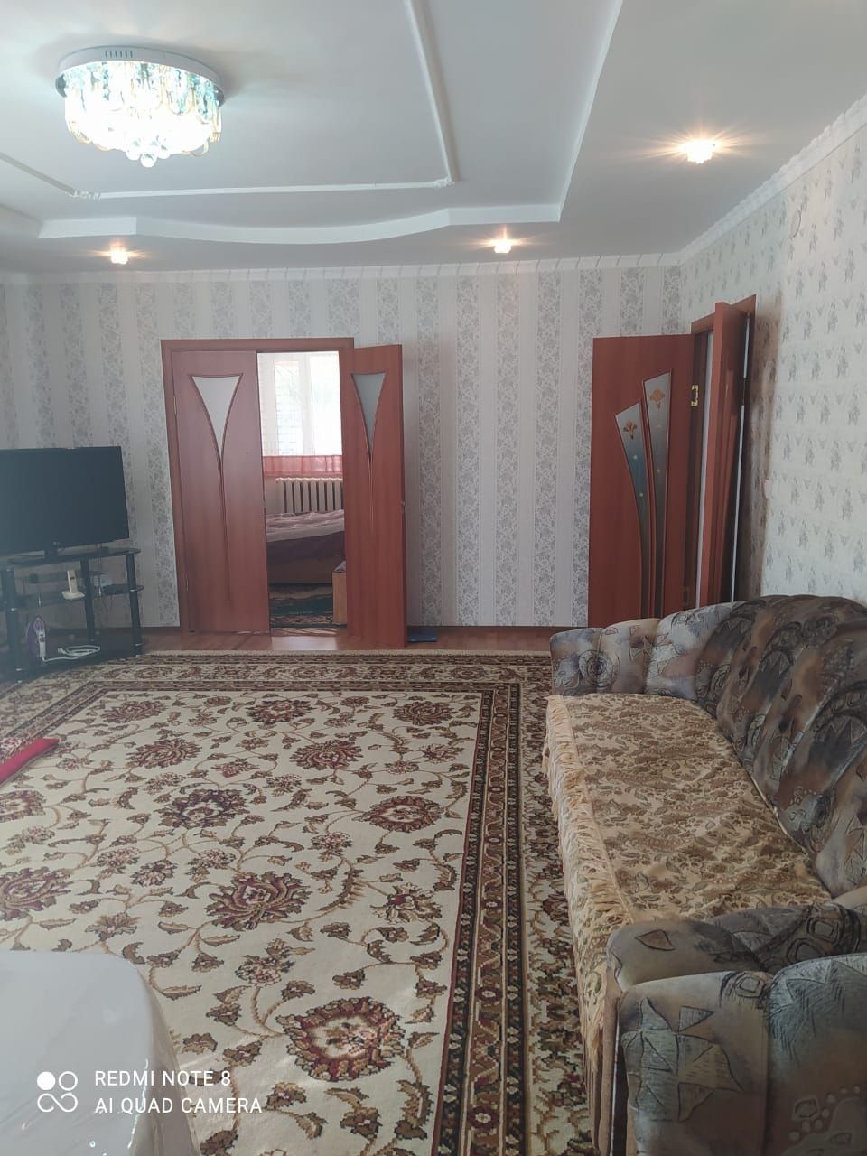Кирпичный дом, 6 комнат, 2 уровня. Торг.