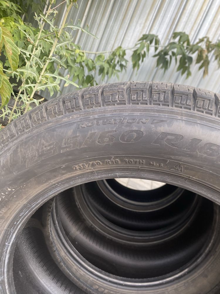 Продам зимние шины Pirelli