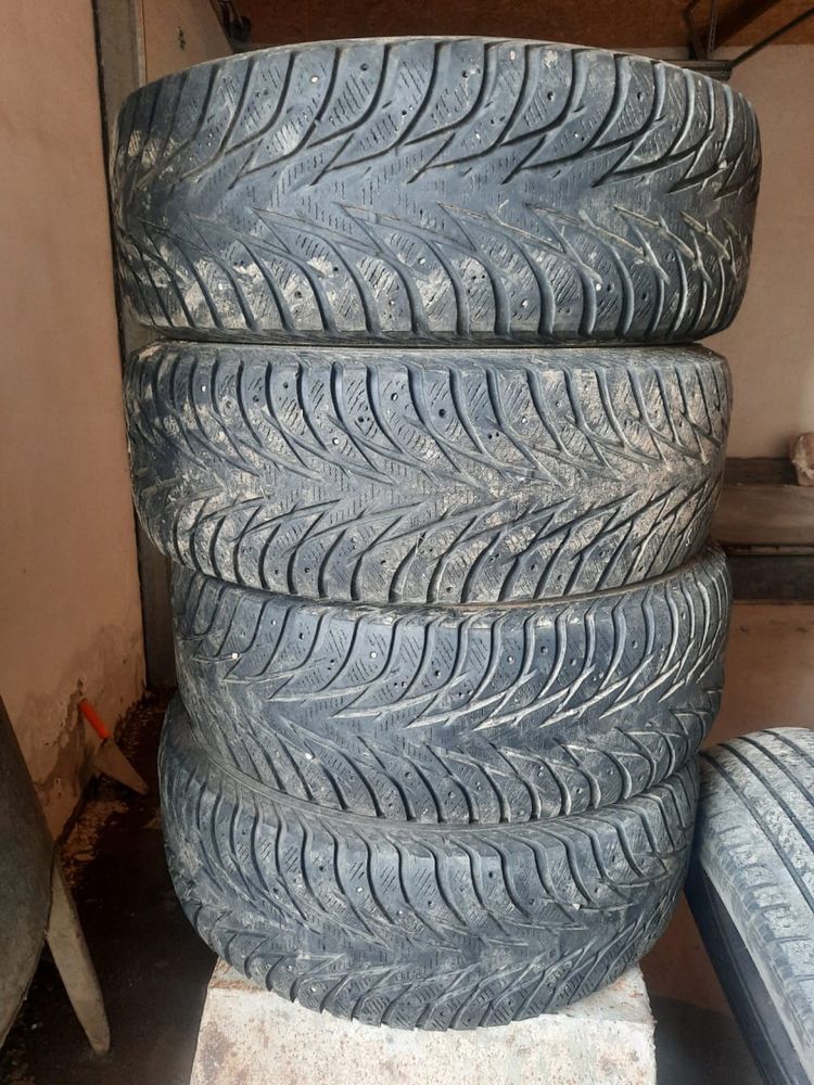 Продаю зим шин Yokohama 265/65/17
