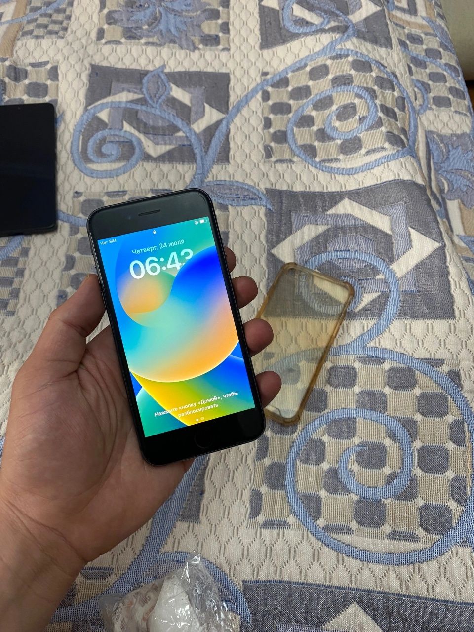 Айфон 8 64гб iPhone