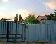Продаётся тёплый 4 комнатный дом в хорошем районе.