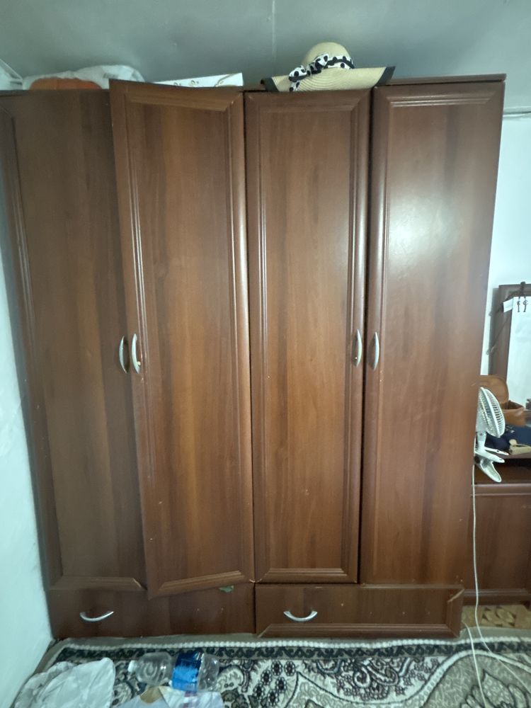Мебель бәрі ұсталған