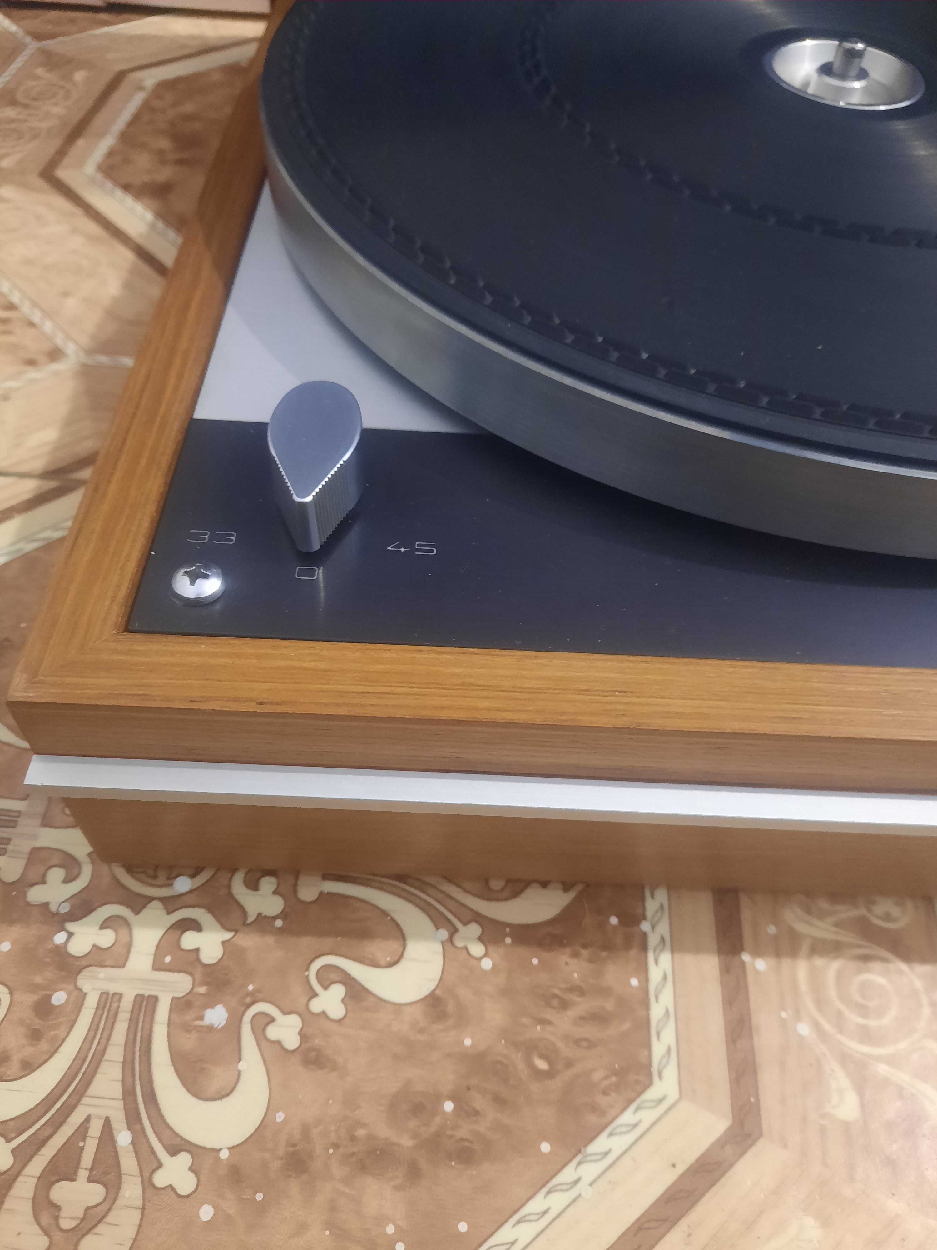 Виниловый  проигрыватель Thorens TD 160