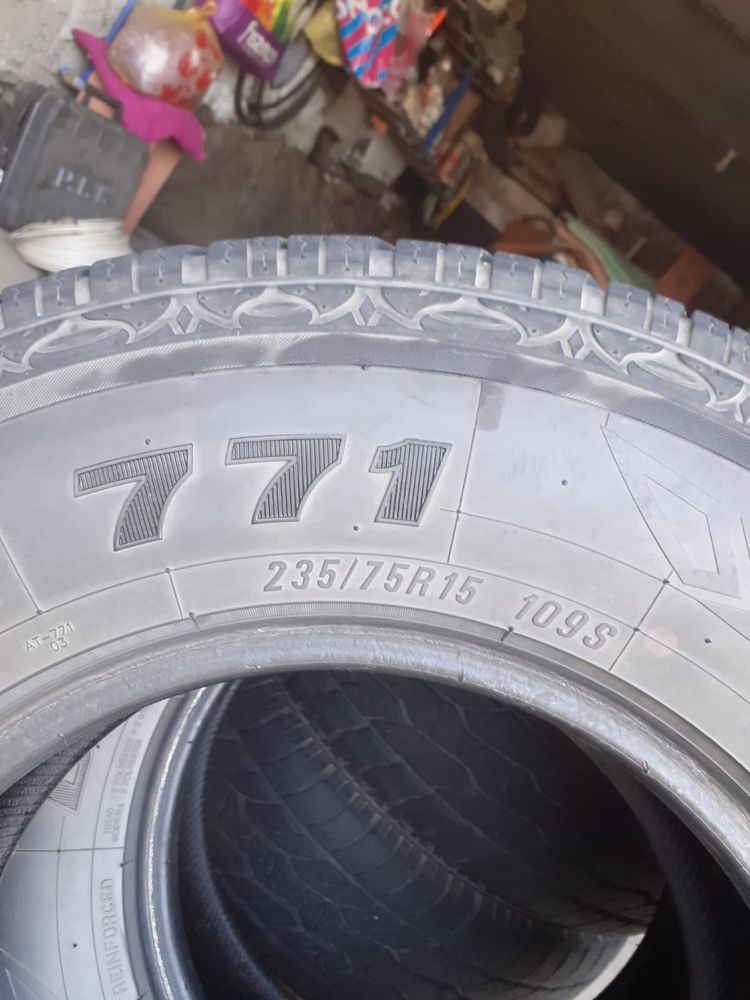 Продам летние шины R15/235/75